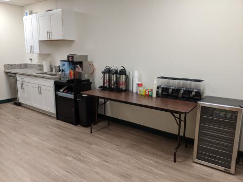 Beverage and snack station